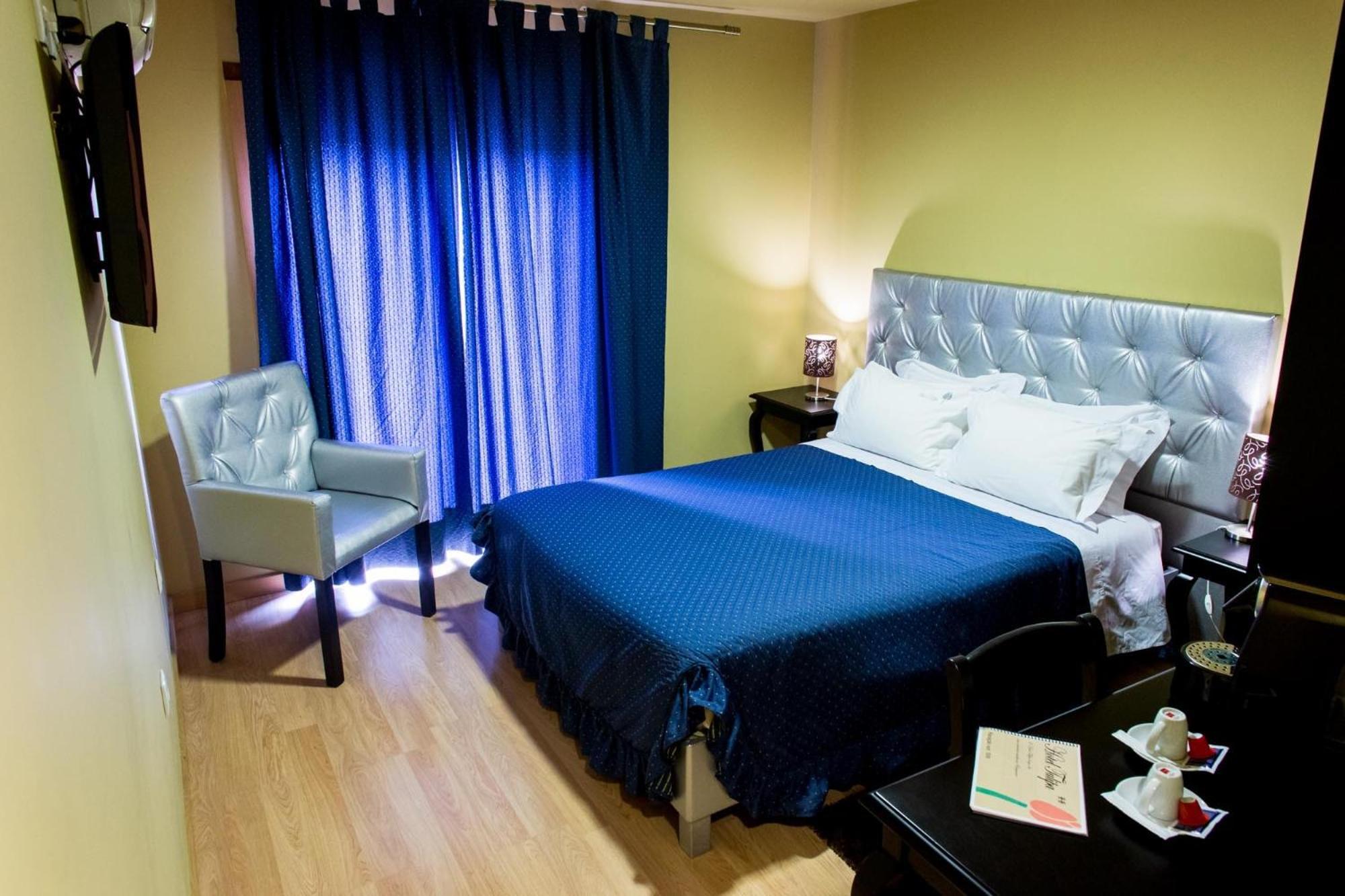 Hotel Tulipa Bragança Стая снимка