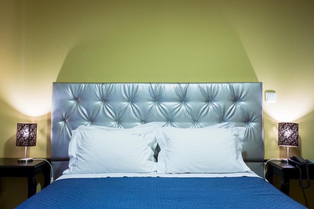 Hotel Tulipa Bragança Стая снимка